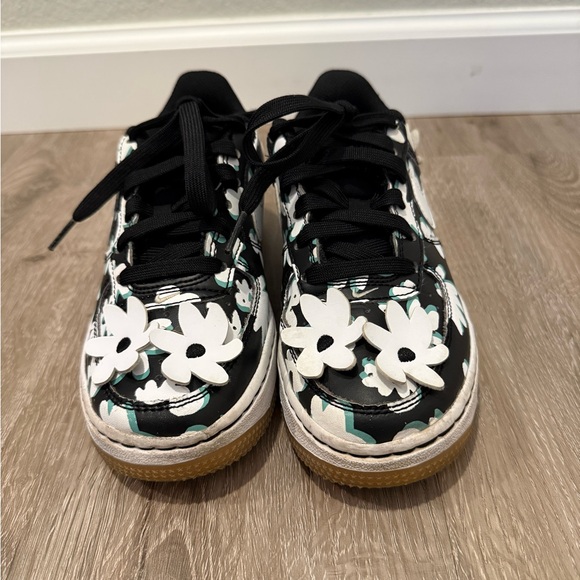 Nike Kids Floral Sneakers - Black and White - Picture 2 of 4